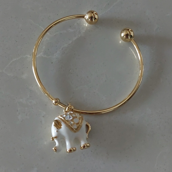 18K Gold Plated Elephant Charm Bangle - Picture 2 of 3